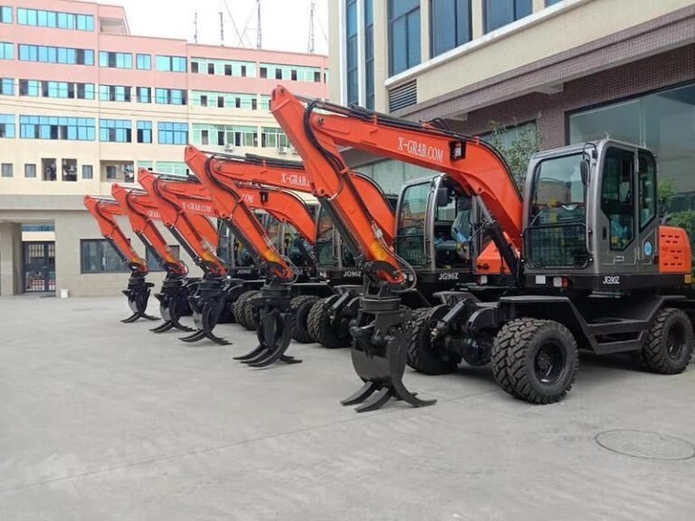 Sugarcane grab loaders